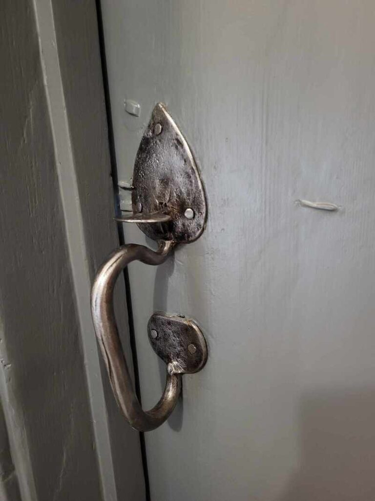 Ukselink restaureeritud